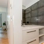 The Boulevard By The Good Neighbour In Apartament Lizbona