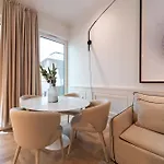 The Boulevard By The Good Neighbour In Apartamento *