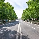 The Boulevard By The Good Neighbour In Apartman *